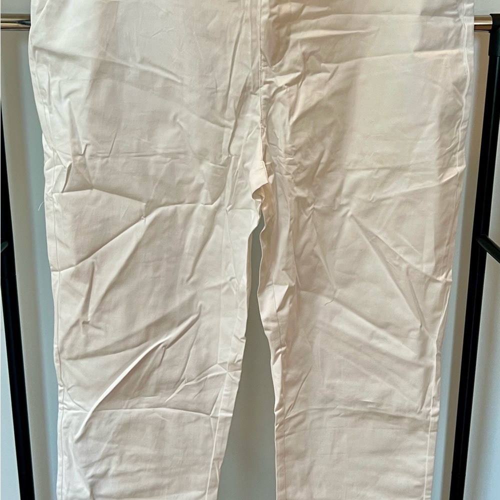 🟢 Men’s White Pants, size XL.